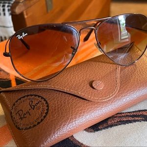 Ray ban, aviator dark brown - bronze . Excellent condition.